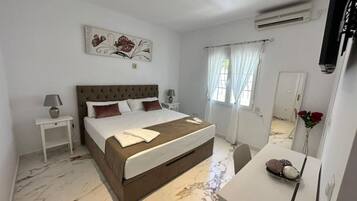 6 habitaciones, tabla de planchar con plancha, wifi y ropa de cama