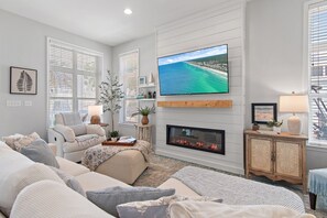 Smart TV, offices - Enjoy the best of 30A from this beautiful, pet-friendly 4BR retreat! Walk or golf cart to the beach, relax by the firepit, or wind down on the patio. Bikes, beach gear, and pickleball included. Ask about our 6-seater golf cart! No pool 12/1-12/20 (Santa Rosa Beach)