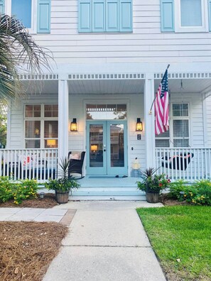 Exterior detail - Enjoy the best of 30A from this beautiful, pet-friendly 4BR retreat! Walk or golf cart to the beach, relax by the firepit, or wind down on the patio. Bikes, beach gear, and pickleball included. Ask about our 6-seater golf cart! No pool 12/1-12/20 (Santa Rosa Beach)
