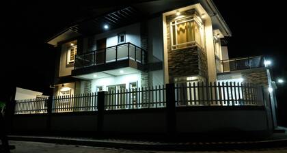 Beautiful & spacious vacation house with 4 bedroom and 5 aircons