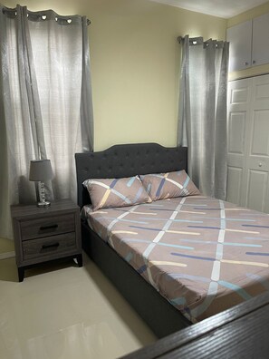 2 bedrooms, iron/ironing board, free WiFi, bed sheets