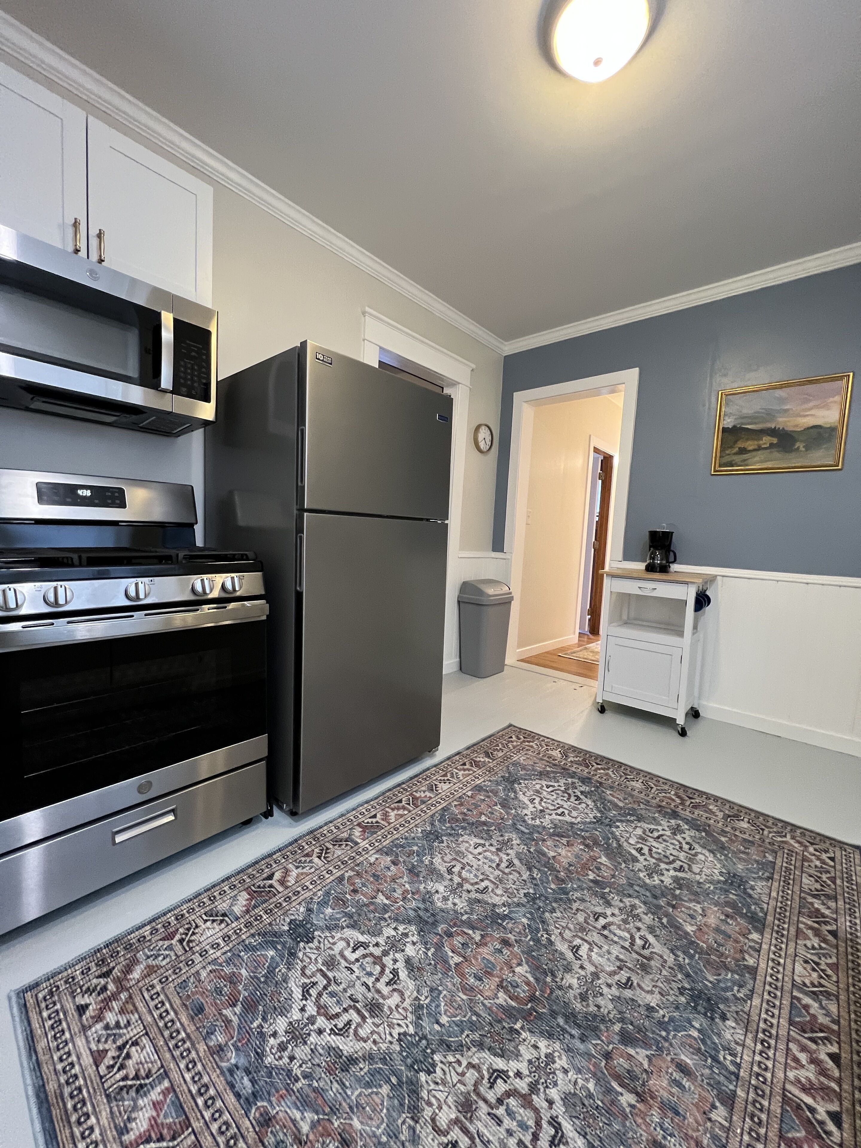 Cozy Turn of The Century Flat Near Downtown Erie, Presque Isle, & Frontier Park