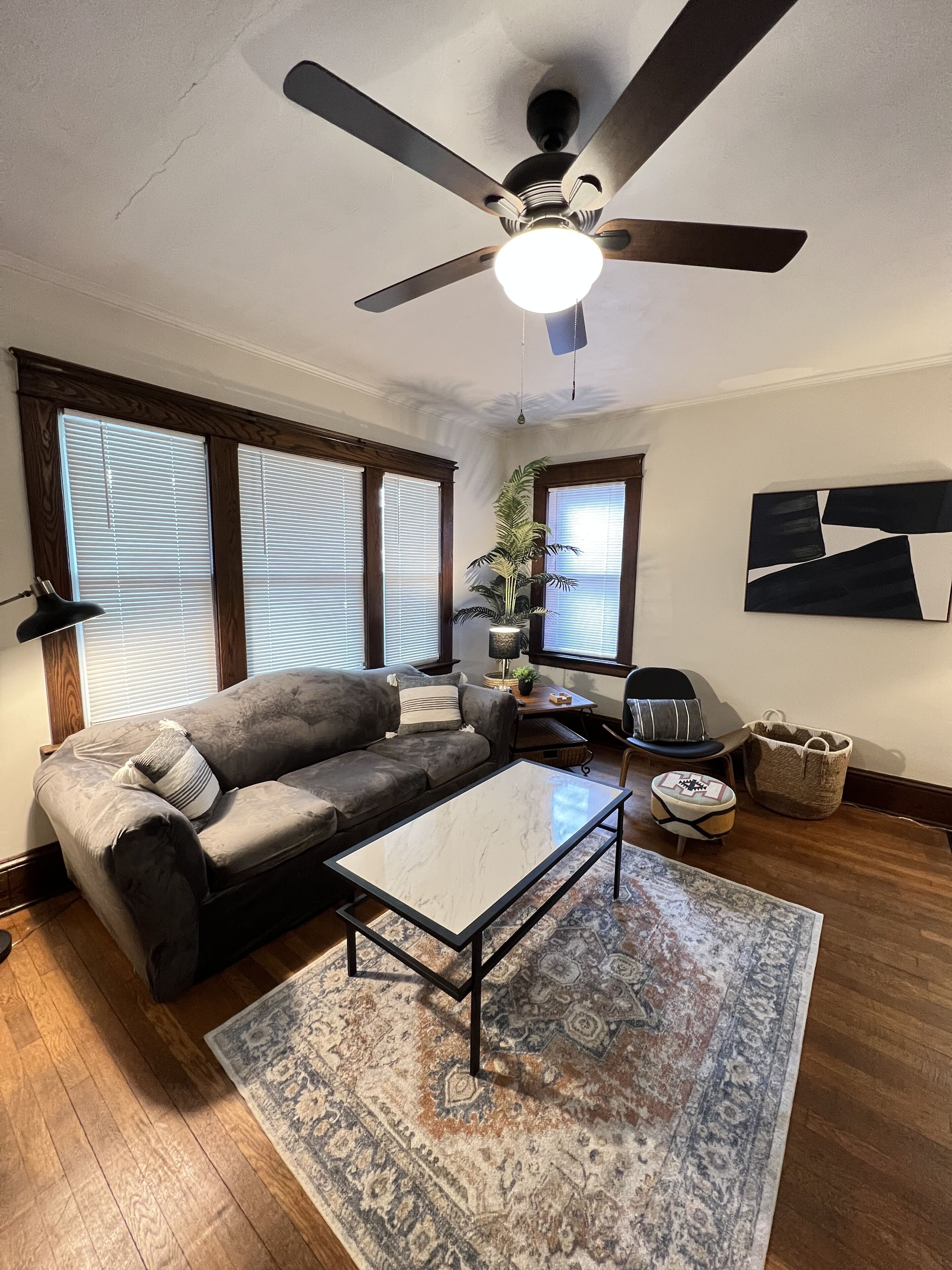 Cozy Turn of The Century Flat Near Downtown Erie, Presque Isle, & Frontier Park