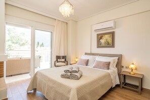 3 habitaciones, caja de seguridad en la habitación y escritorio