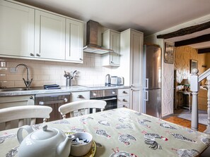 Dishwasher, cookware/dishes/utensils - Cuckoo (Bakewell)