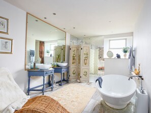 Shower - Love Nest (Bakewell)