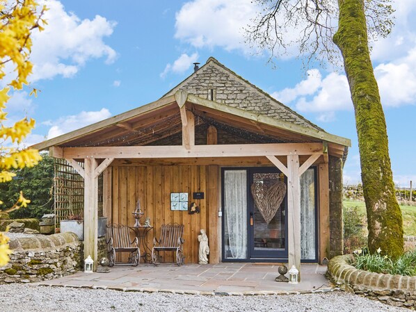 Property grounds - Love Nest (Bakewell)