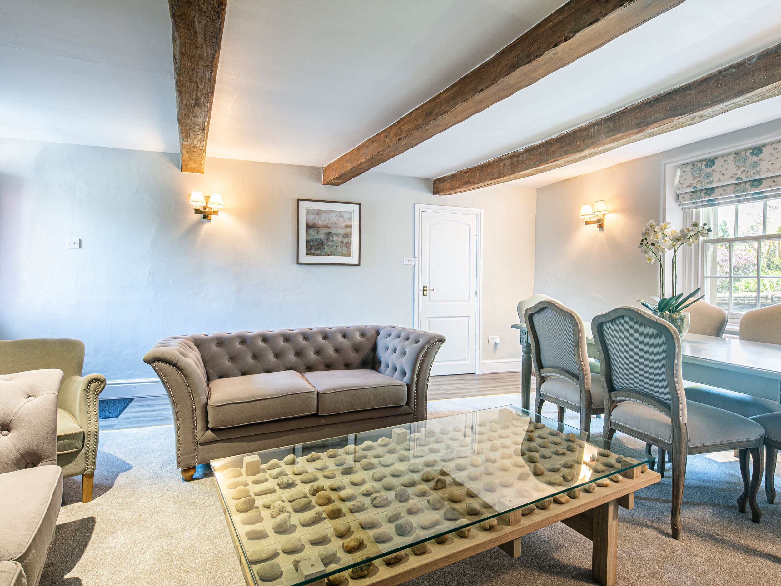 Flat-screen TV, fireplace