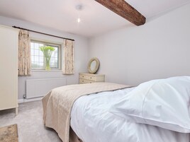 2 bedrooms, individually decorated, individually furnished, free WiFi