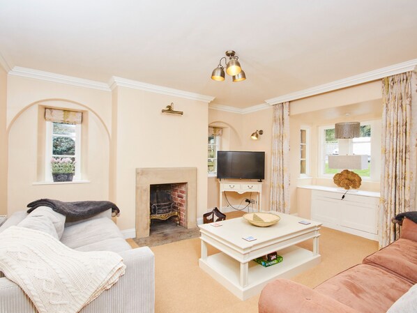 Living area - North Lodge (Bakewell)