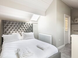 1 bedroom, individually decorated, individually furnished, free WiFi