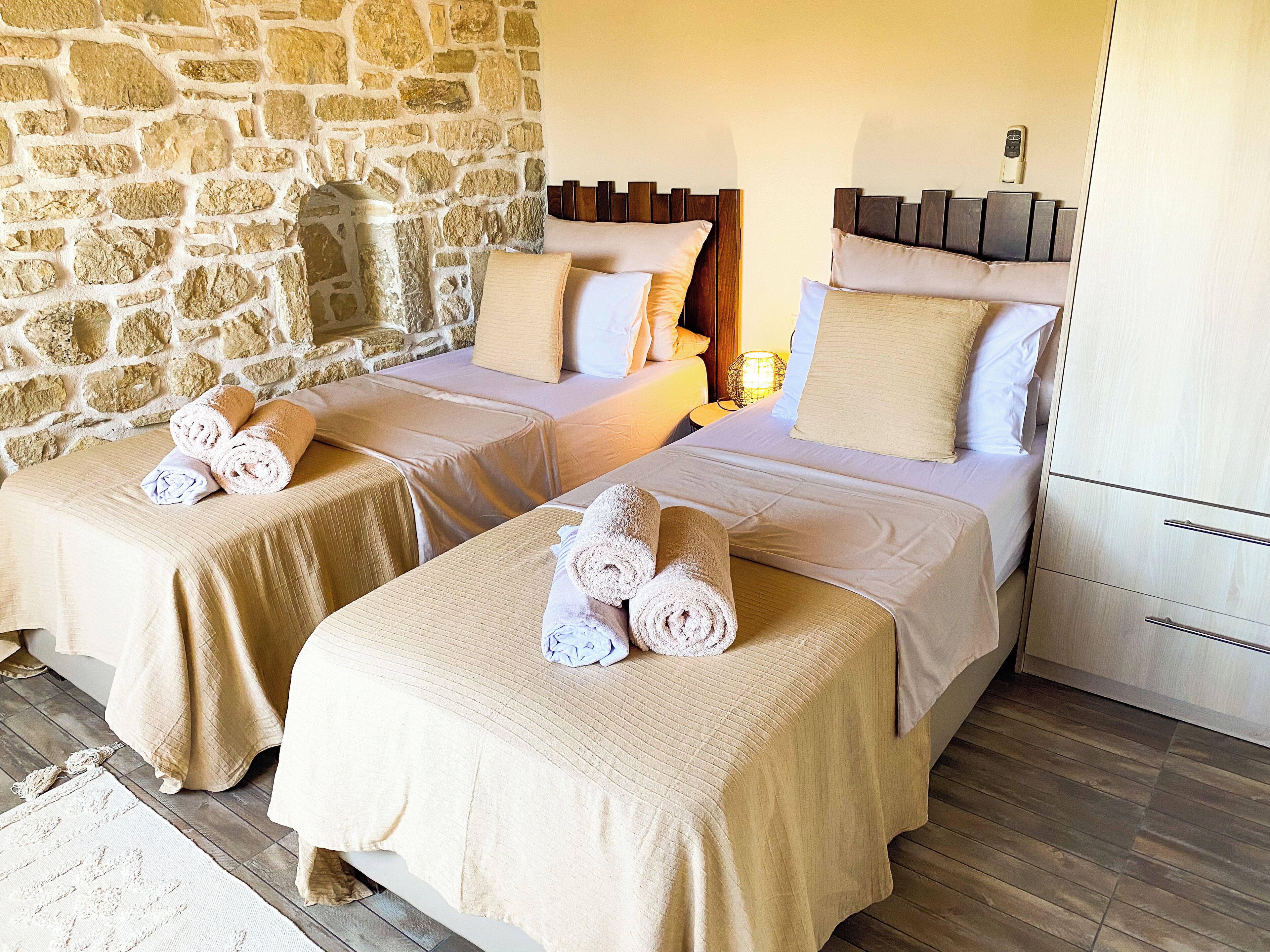 Beautiful villa at the foot of Psiloritis with private pool!