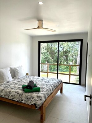 5 bedrooms, desk, iron/ironing board, travel crib