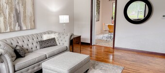 Good Vibes House - Centrally located, cozy house!