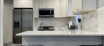 Modern 2br with W/D in unit, Parking, central air