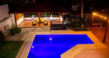 Wonderful residence w/studio, 15 min walk distance from beach & restaurants!