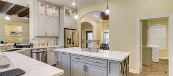Chic Texas Abode w/ Patio & Fenced-In Yard!