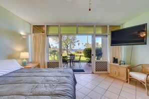 Iron/ironing board, WiFi, bed sheets - Walk to Beach: Ocean-View Maunaloa Studio (Maunaloa)