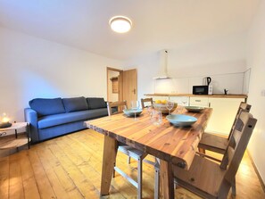 Leilighet, 1. etasje | 2 soverom, skrivebord, lydisolert og wi-fi (inkludert)