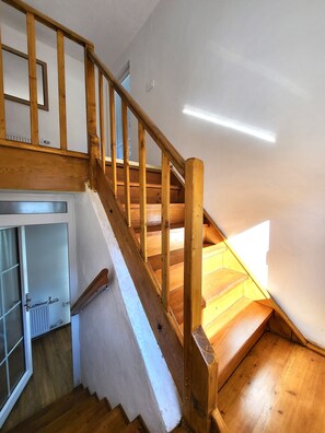 公寓, 露台 | 2 間臥室、書桌、隔音、免費無線上網