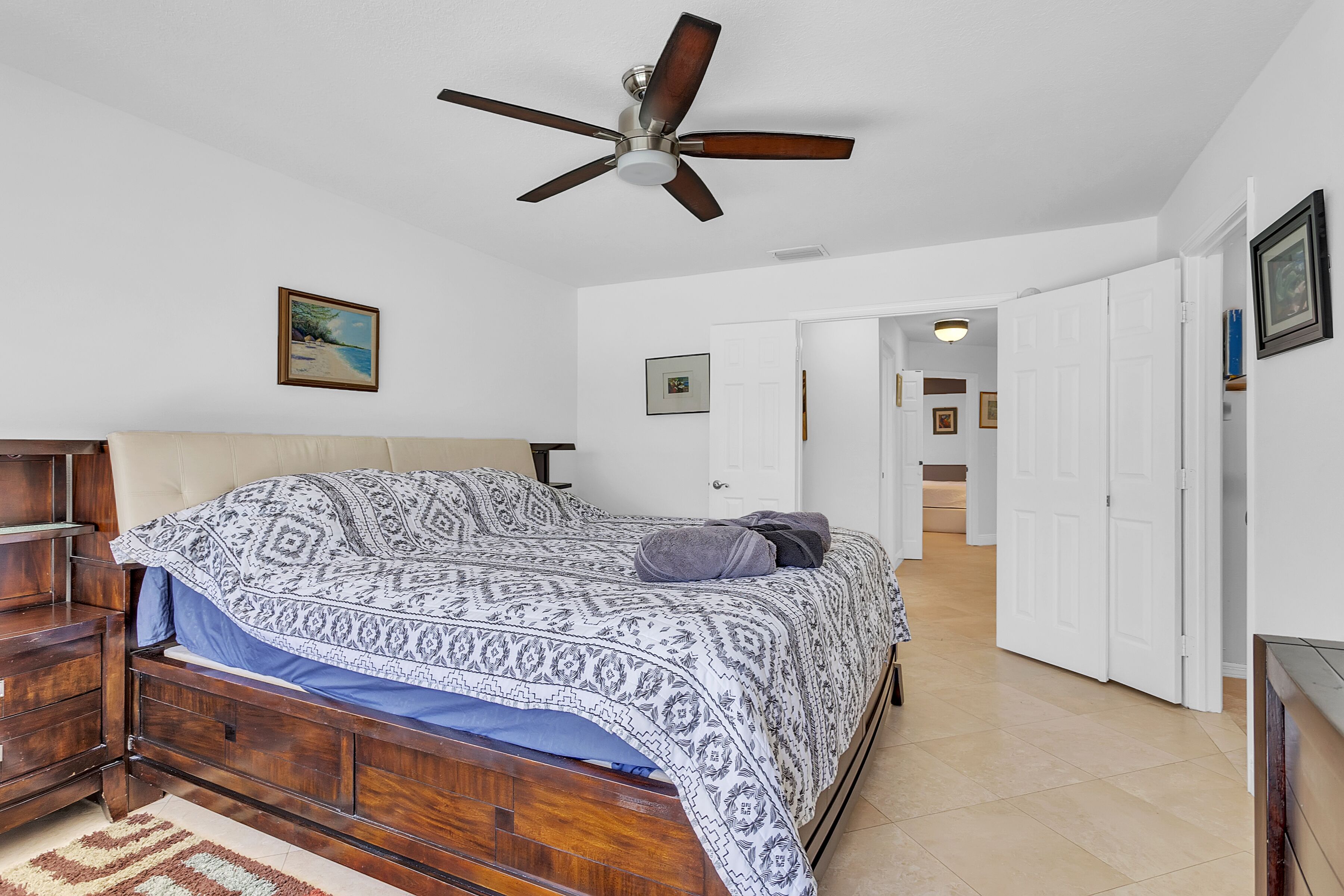 King Suite > Pool & Spa > Grill > Near Airport