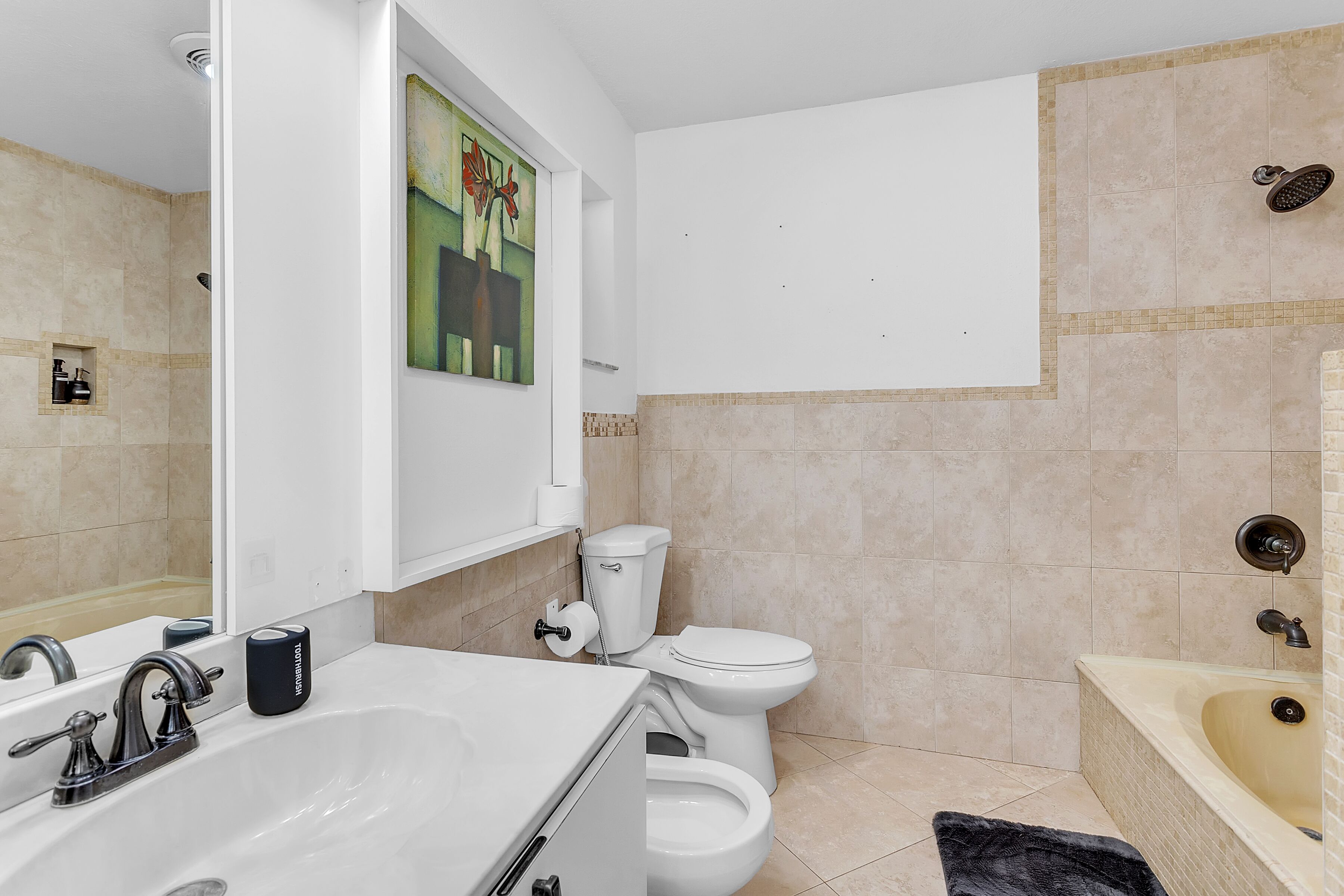 King Suite > Pool & Spa > Grill > Near Airport