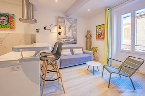 Interior - Le Pêcheur Revisité by Winkyhouse Cassis (Cassis)