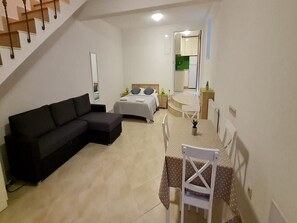 3 bedrooms, iron/ironing board, WiFi, bed sheets - Holiday Home Mico with Swimming Pool (Drvenik)