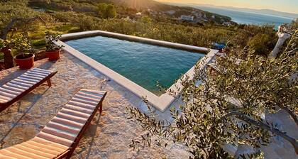 Villa Roza - One Bedroom with Swimming Pool