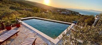 Villa Roza - One Bedroom with Swimming Pool