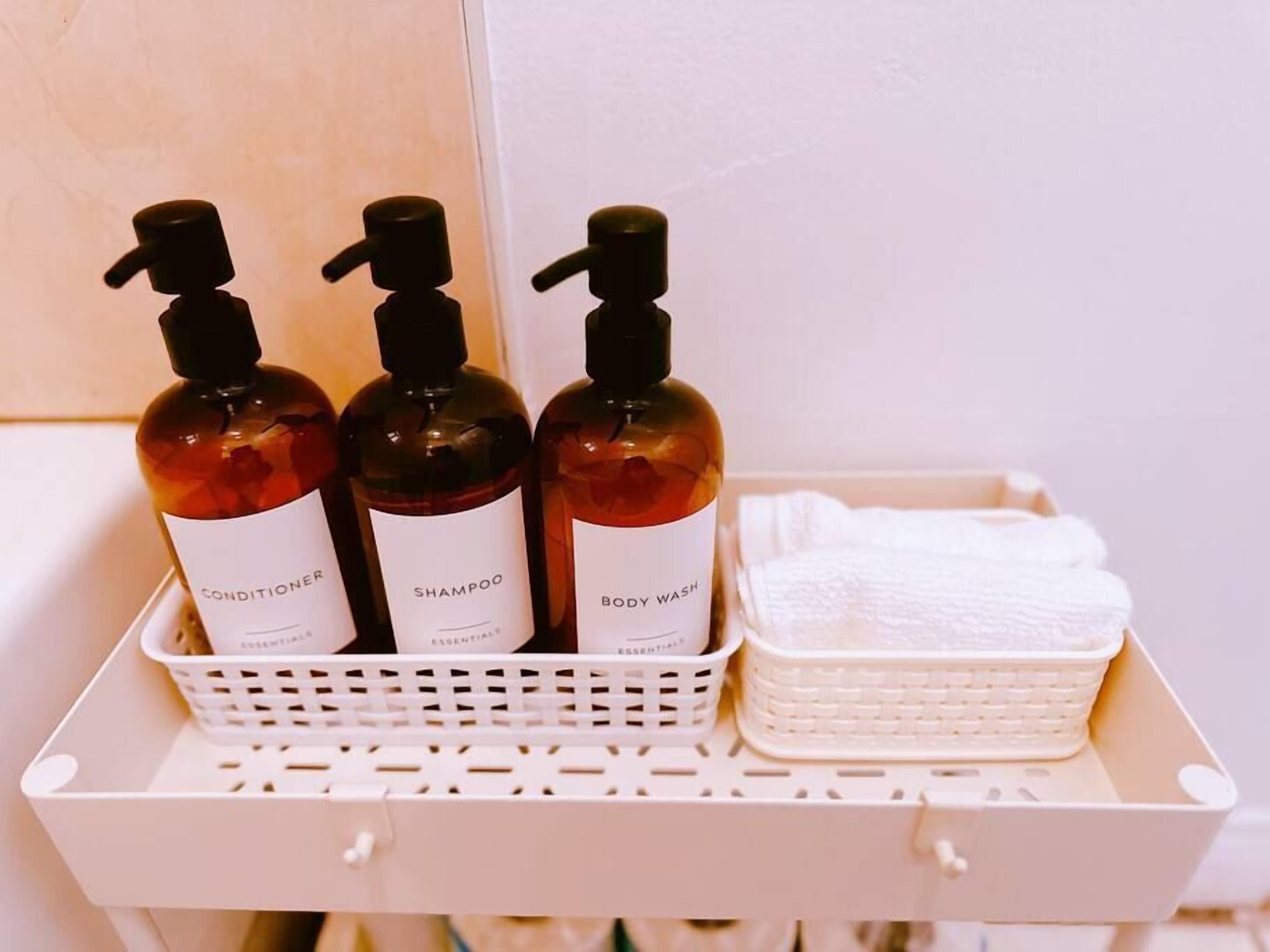 Movie Nest | 2BR | Huge Backyard w Grill