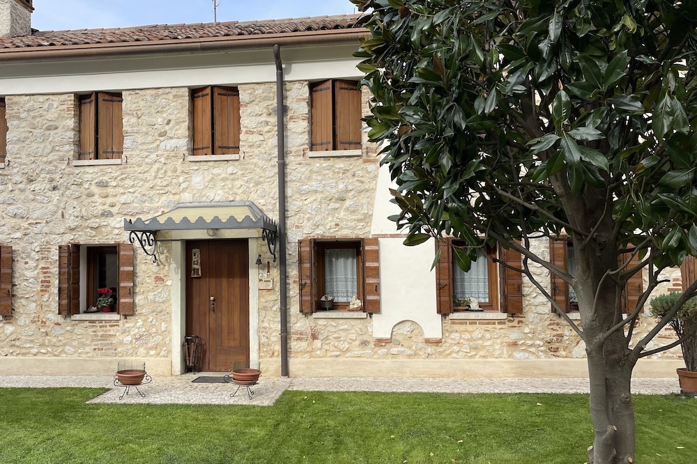 Mida & Lino's house holiday home<br>