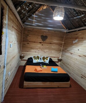 Habitacion doble con balcon y vista al mar #1 | Individuelt dekorert, individuelt innredet og wi-fi (inkludert)