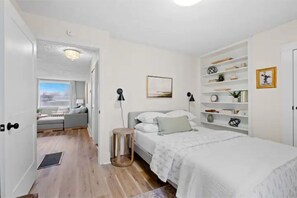 2 bedrooms, travel crib, WiFi