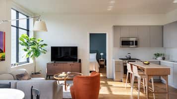 1 makuuhuone, ylelliset vuodevaatteet, untuvapeitot