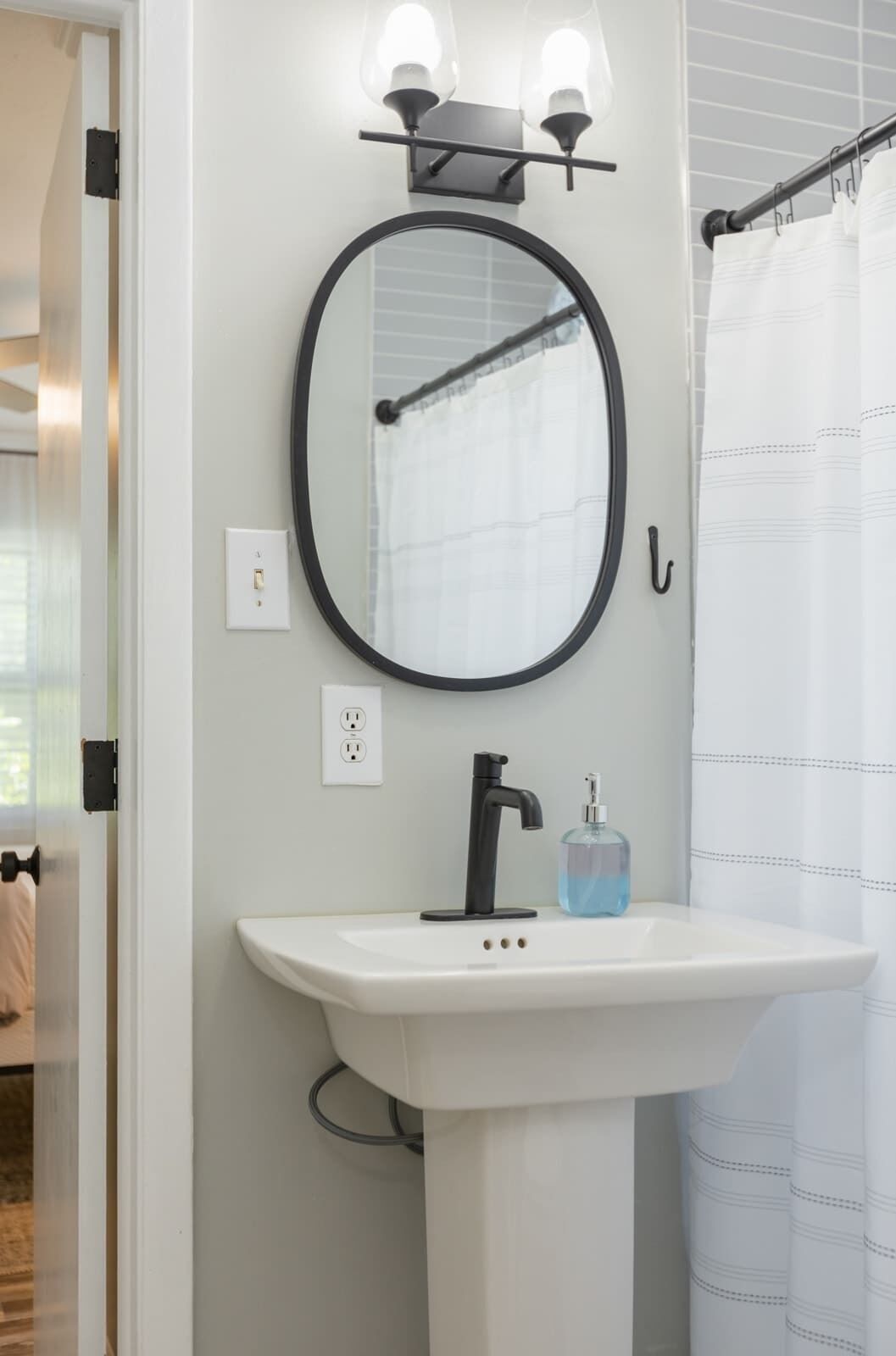 Shower, hair dryer, towels, shampoo