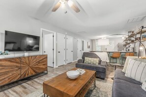 Luokittelematon kuva, 3 kautta 38, painike