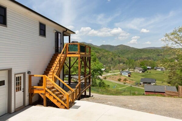 Unclassified image, 1 of 62, button