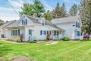 Exterior - Spacious 2-story corporate rental duplex with large yard, 2 kitchens, fireplace (Colchester)