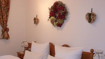 2 slaapkamers, een strijkplank/strijkijzer, reisbedje, wifi