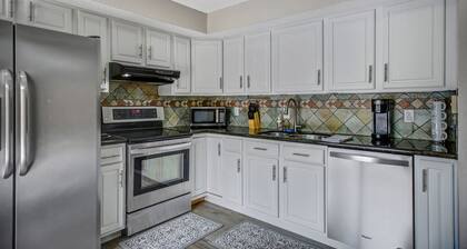 Central Mandarin, quiet, Convenient neighborhood!