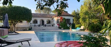 Piscine extérieure, piscine chauffée