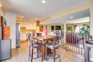 Dining - Newport Beach Vacation Rental: Steps to Shore! (Newport Beach)