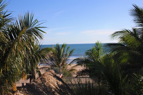Casa Sirena Matanchen a Pie de Playa