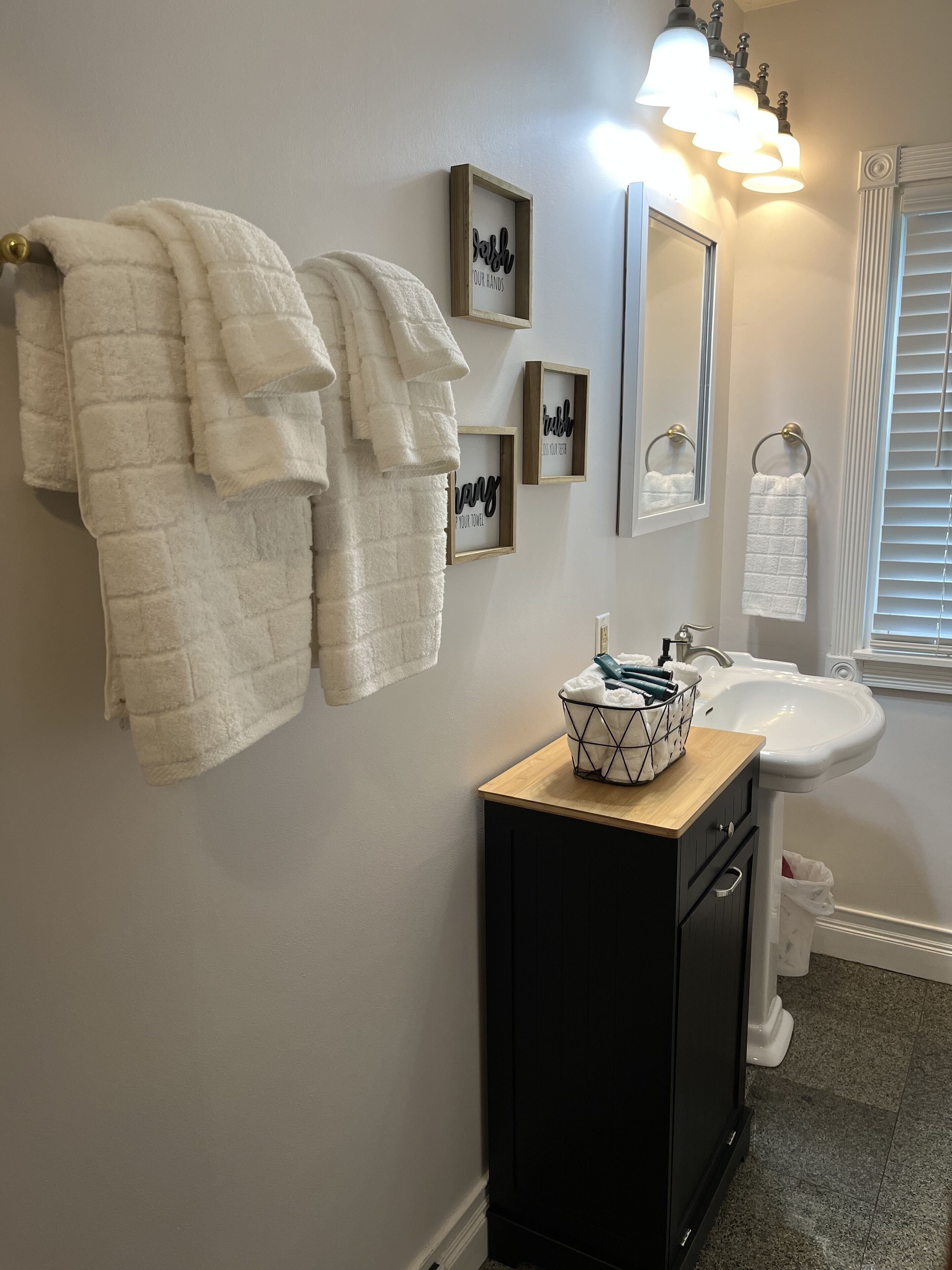 Towels, soap, shampoo, toilet paper