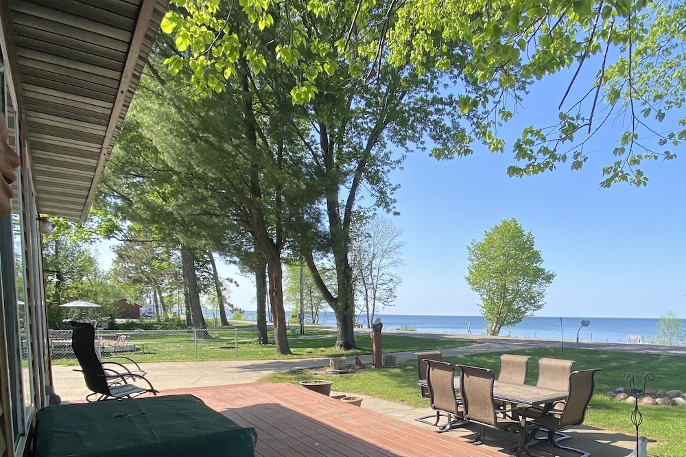 Mille Lacs lakefront 2 bedroom cabin