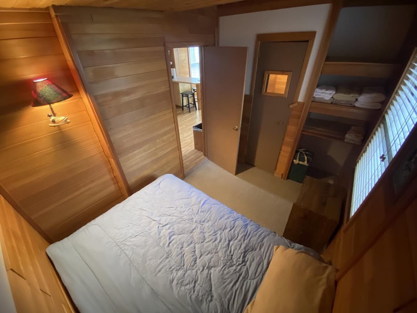 Mille Lacs lakefront 2 bedroom cabin