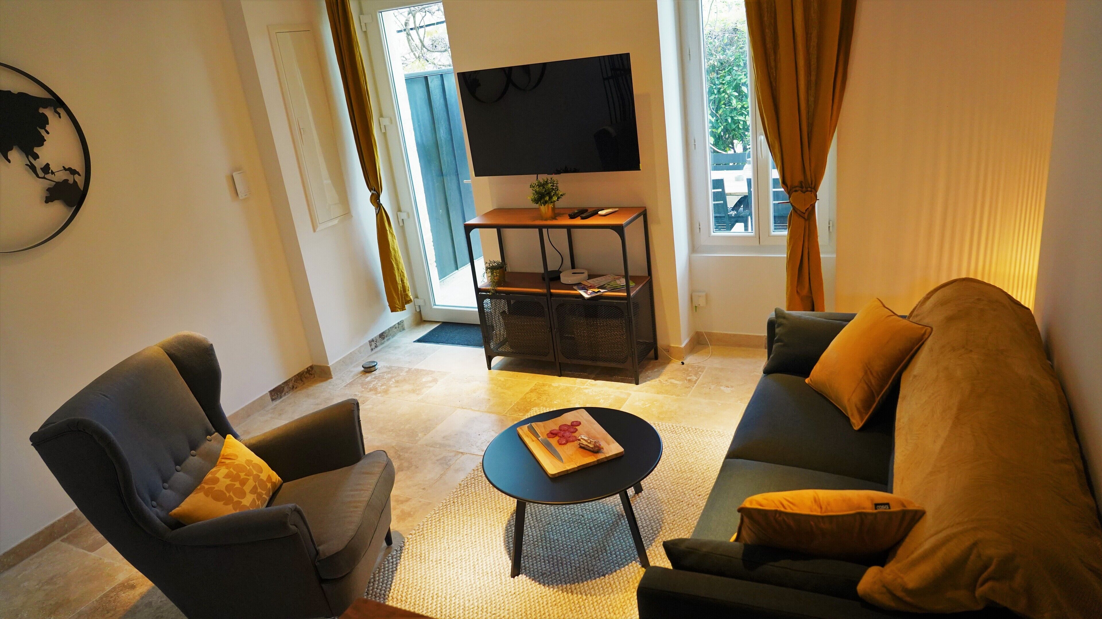 The wisteria farmhouse