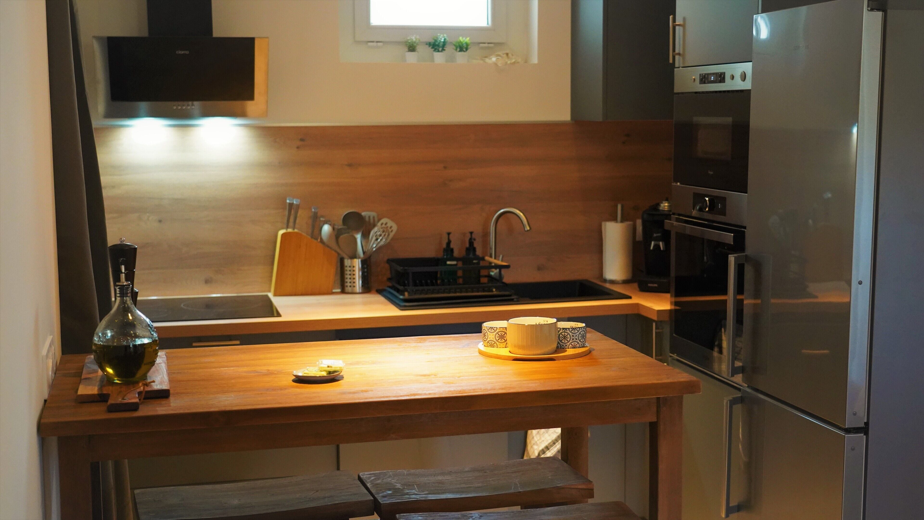 The wisteria farmhouse