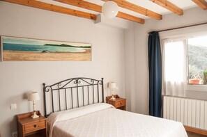 Apartment | 1 bedroom, blackout drapes, iron/ironing board, free WiFi - Apartamentos Corona (Comillas)
